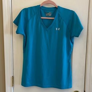 Women’s Under Armour V-Neck top
